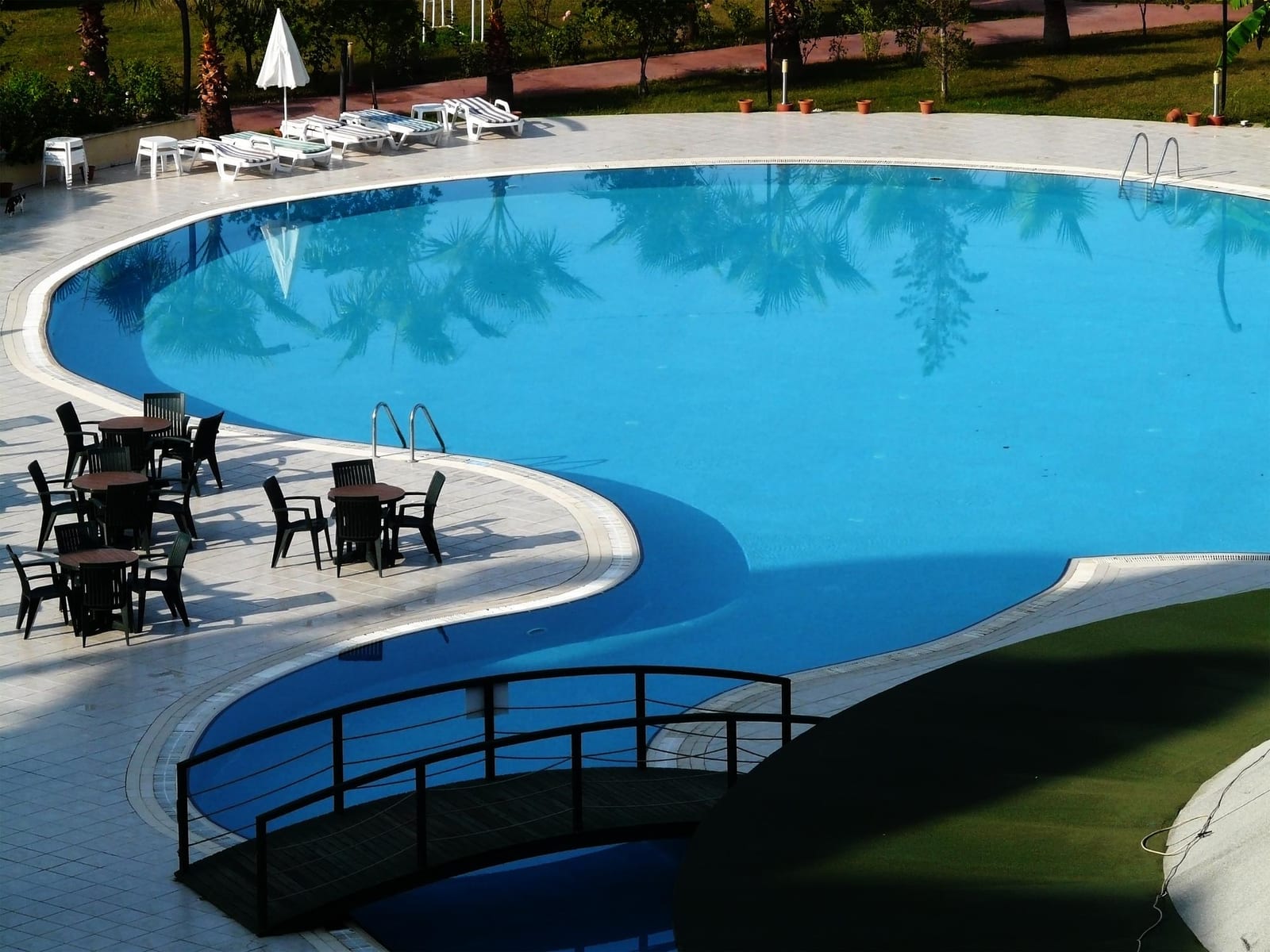 The Benefits of Business Mentorship in the Pool Industry