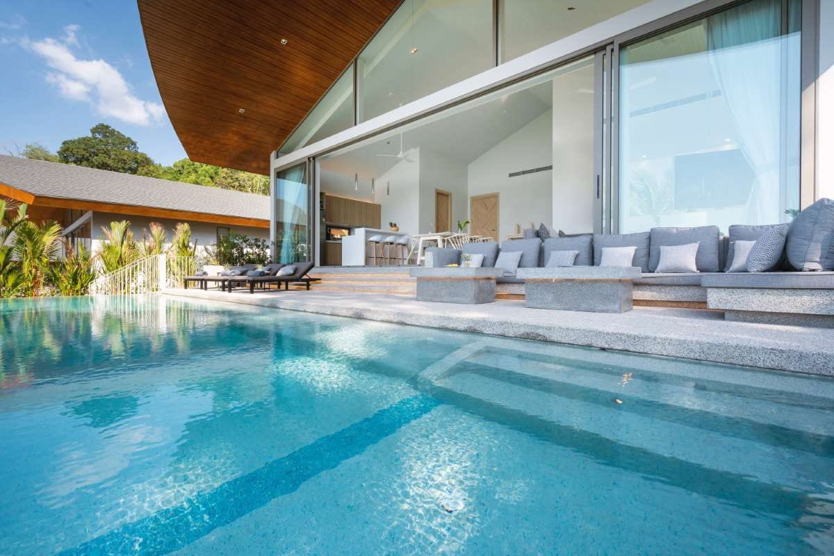 Profitability Strategies for Subscription-Based Pool Services