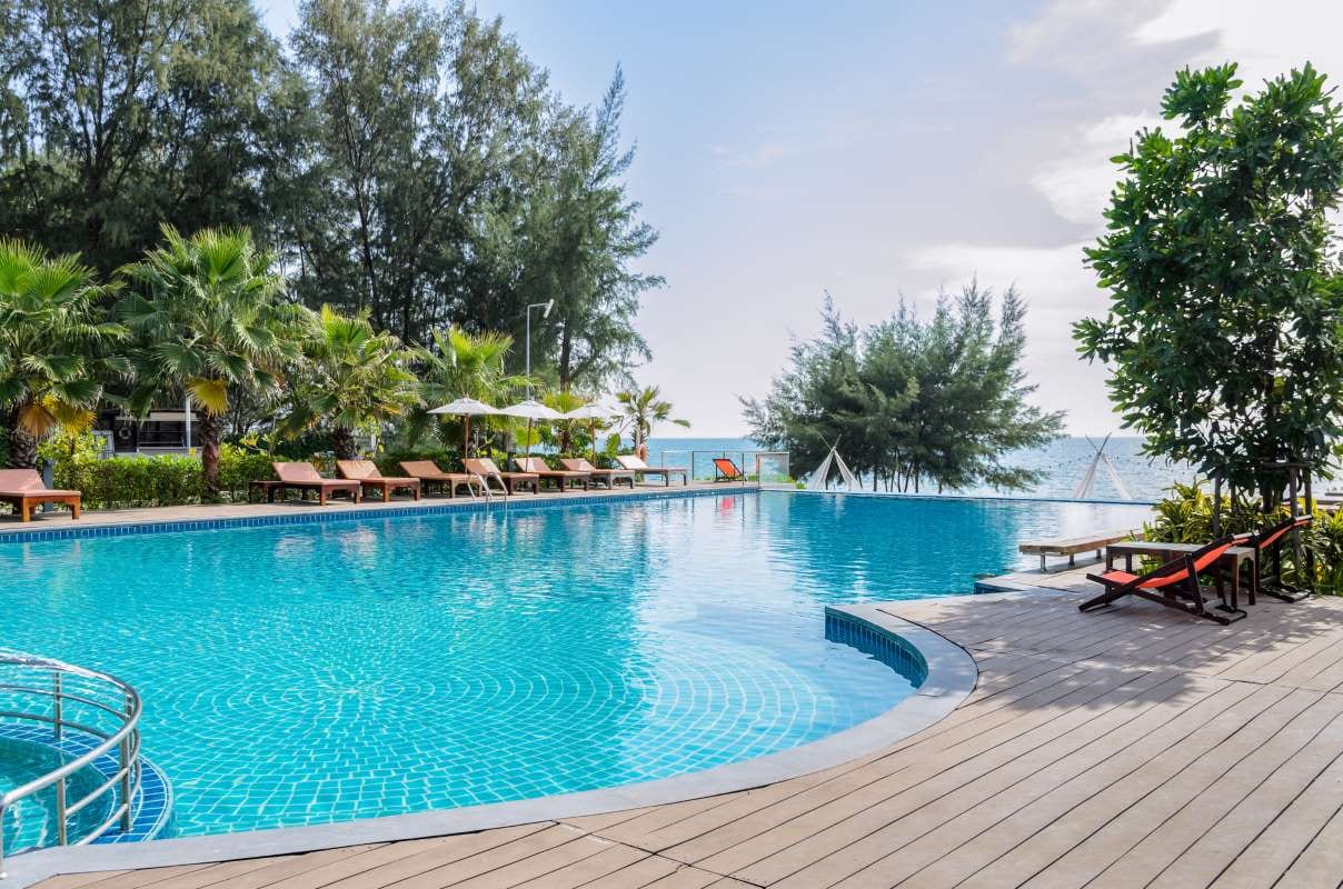 Using Social Media to Attract More Pool Service Clients