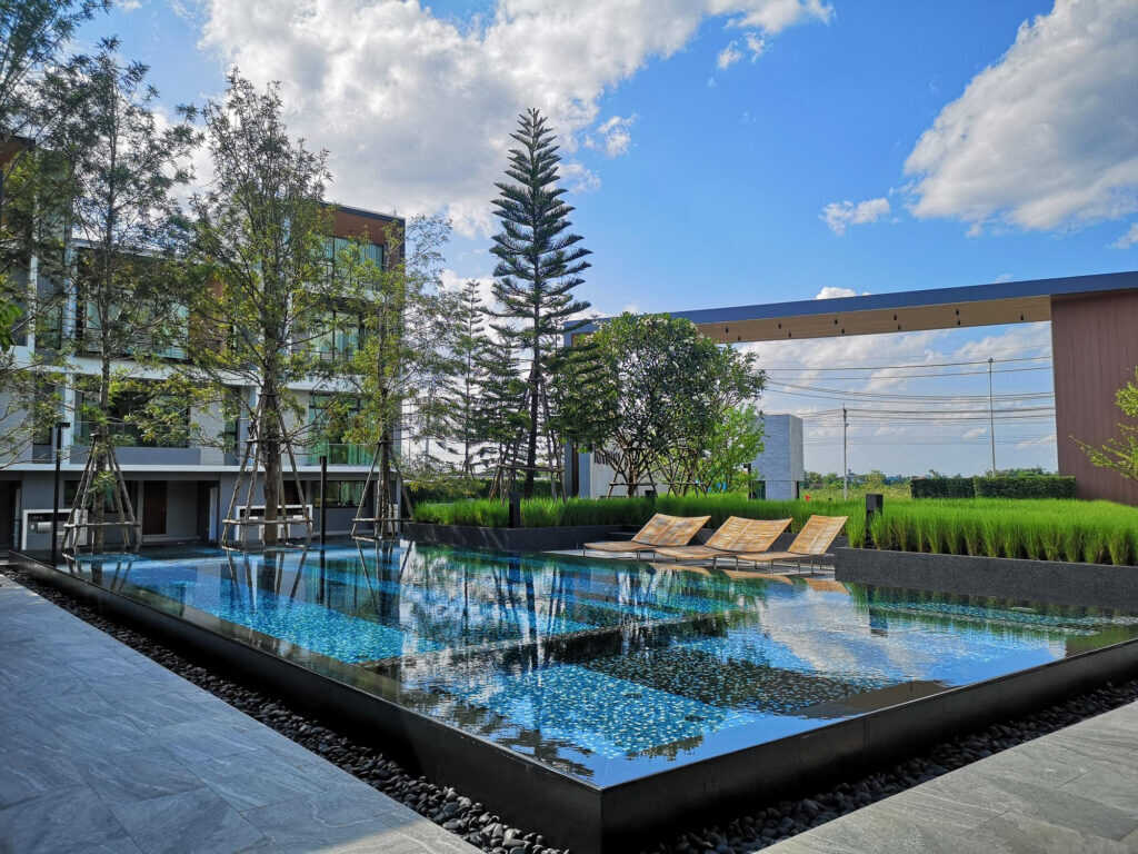 Common Financial Mistakes Pool Companies Make When They Get Paid Faster