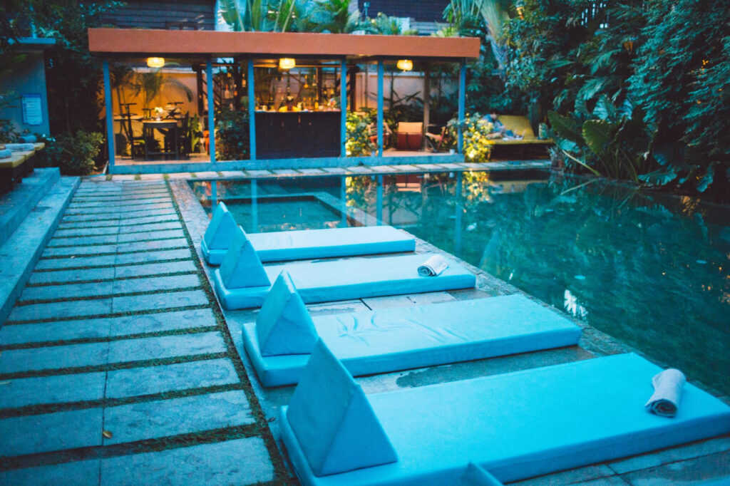 What Pool Pros Need to Know About Liability Waivers