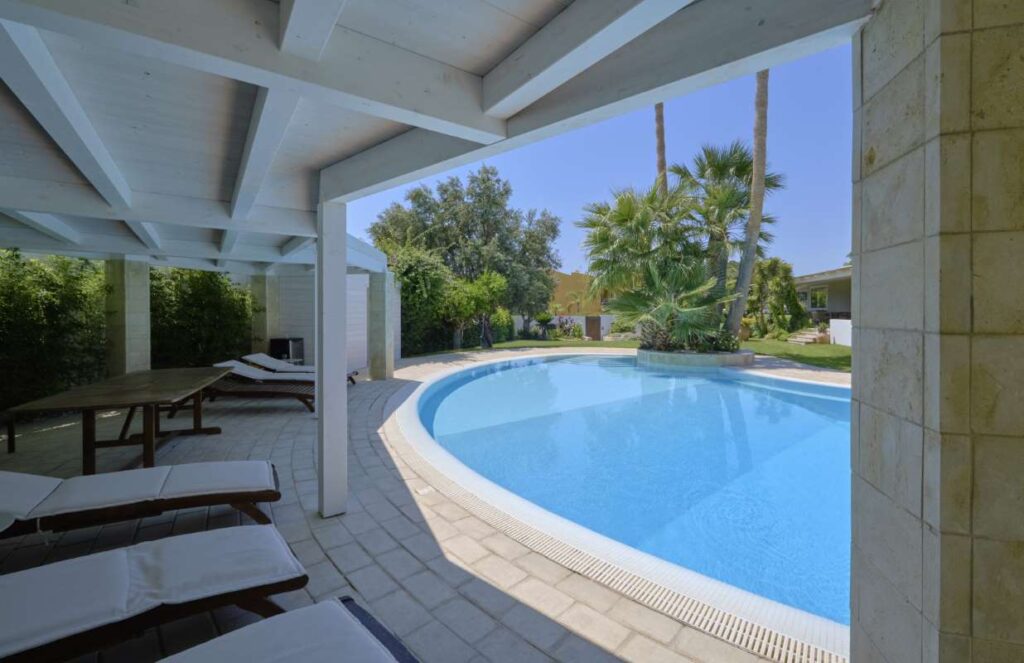 Smart Ways to Handle Train Staff in a Field Team