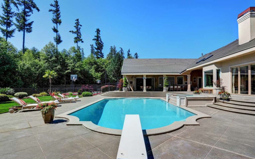 The Future of Pool Service Is Connected – Are You Ready?