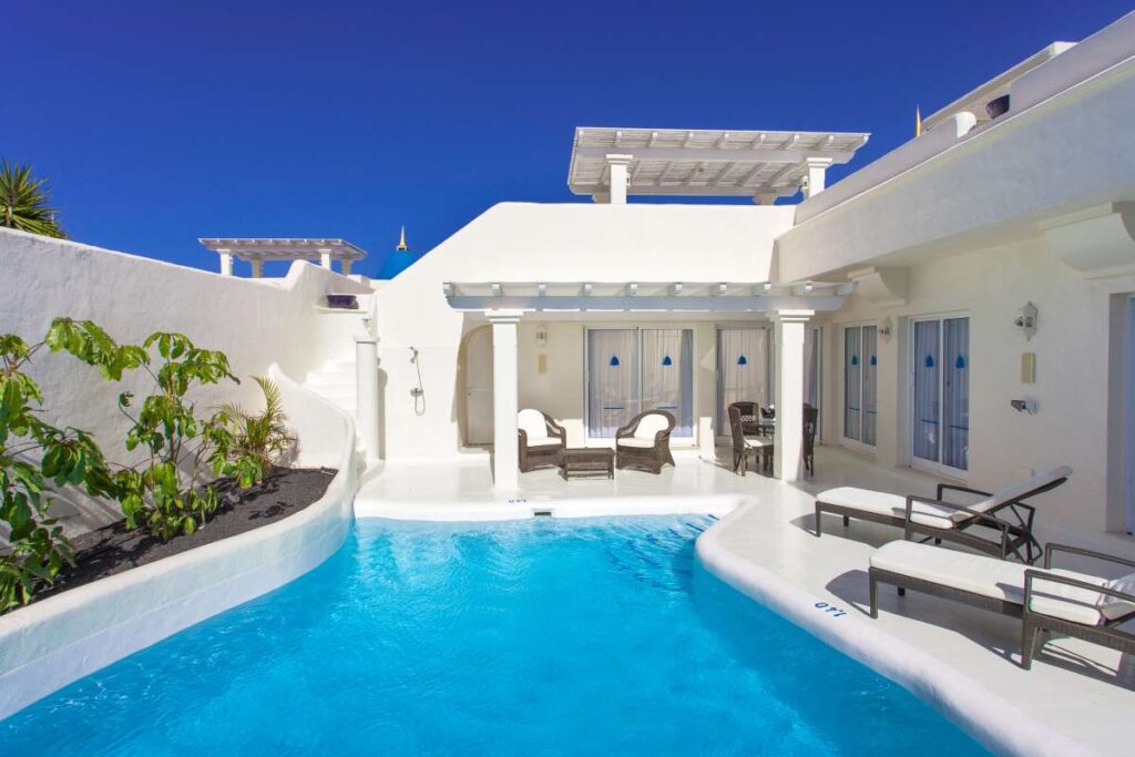 Using Facebook Ads to Target Homeowners with Pools