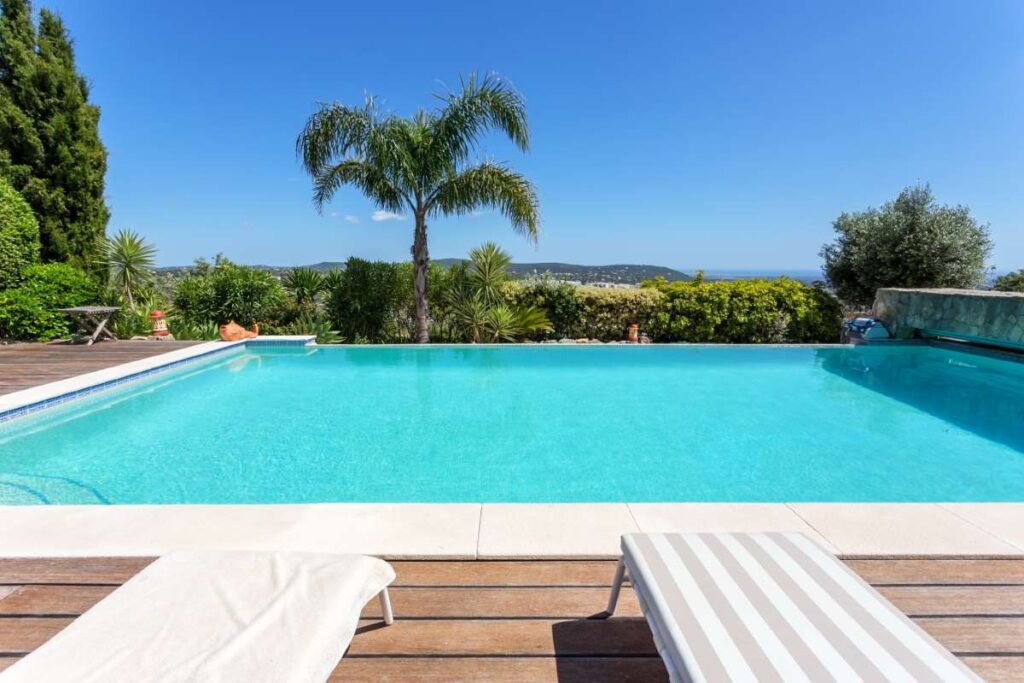 How to Create Sustainable Pool Cleaning Packages