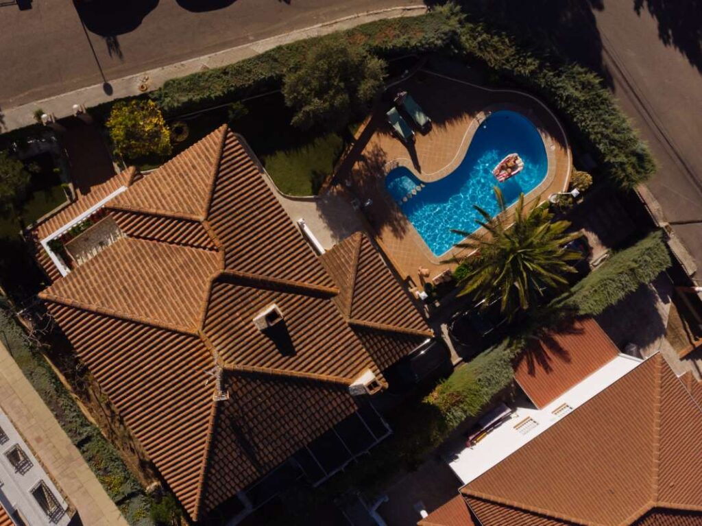 How Mobile Billing Improves Remote Pool Service Management