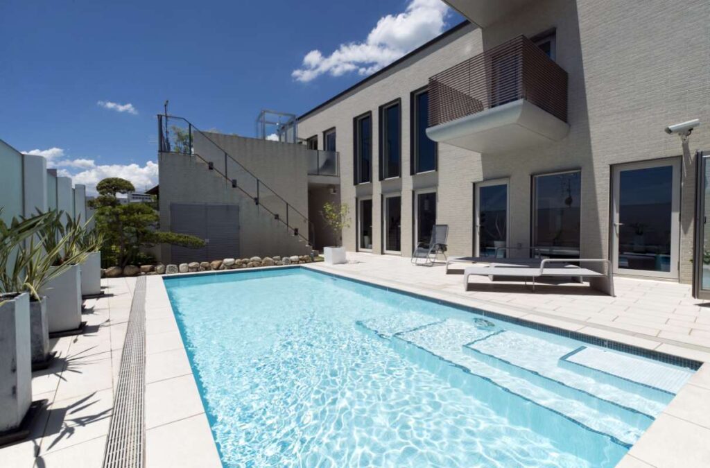 Chemical Alternatives: A Game Changer for the Pool Service Industry