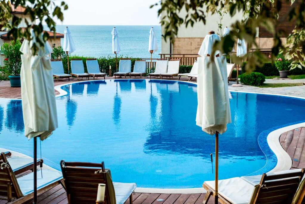 How to Prepare Your Pool Business for the Fall Season